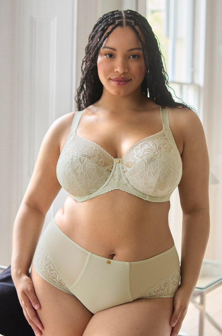 Model in Dream Full Cup BH Pistachio lifestyle