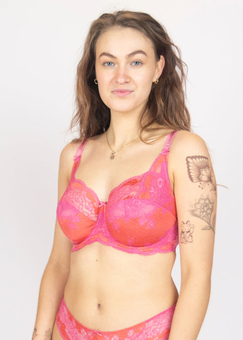 Model in Clara Full Cup BH Pink Papaya packshot