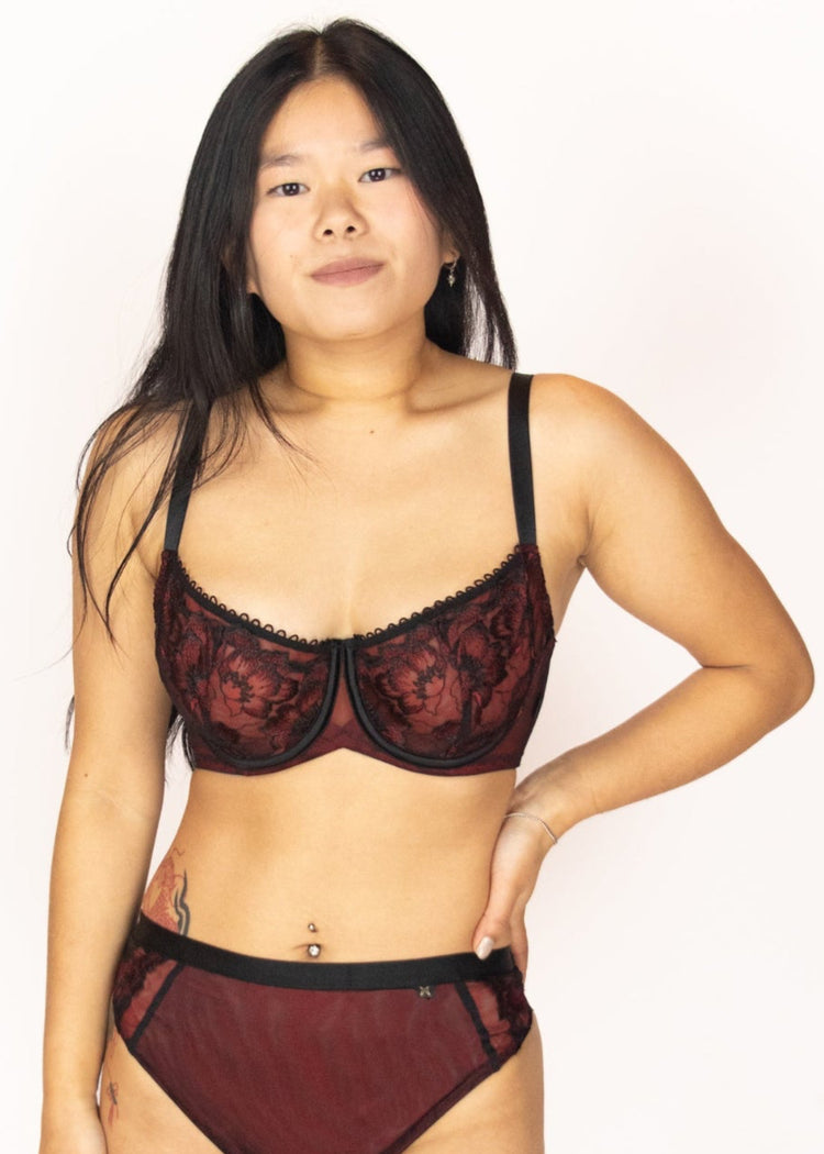 SuperBra Model in Cabaret Broekje Voorzijde