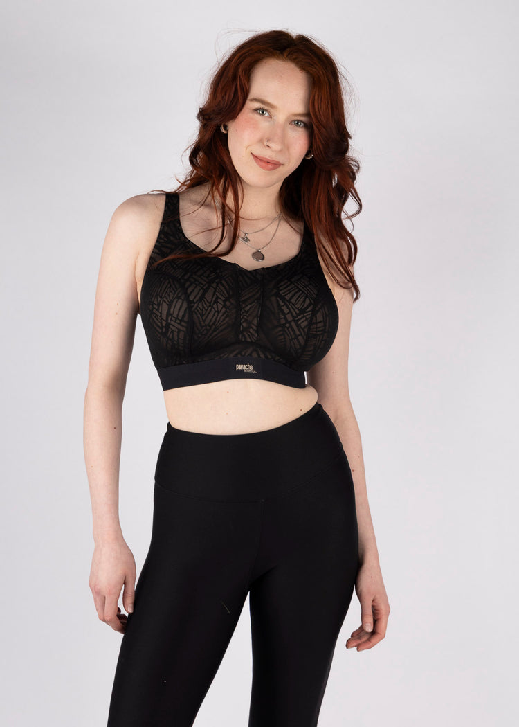SuperBra Model in Endurance Non Padded Sport BH Black/Latte voorzijde