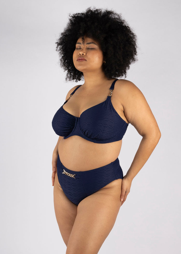SuperBra Model in Azores Full Cup Bikini Top Midnight voorzijde