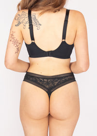 Fusion Lace Brazilian String Zwart - SuperBra