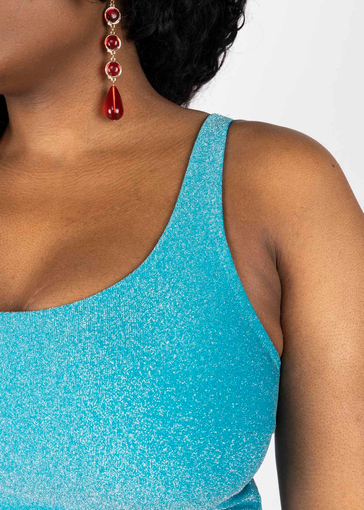 Model in Sparkle Teal Balconette Badpak superbra foto