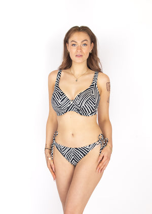 Fiji Falls High Apex Plunge Bikini Top Zwart - SuperBra