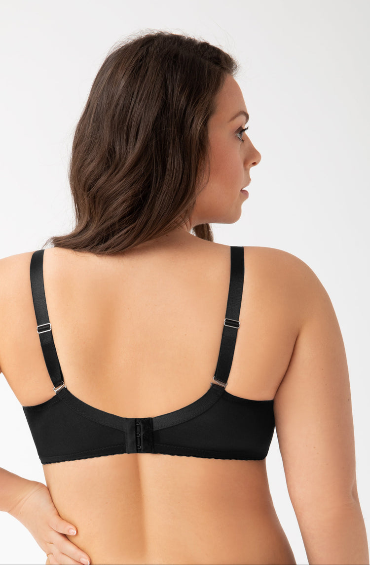 Model in Toscana Padded Plunge BH Zwart achterzijde