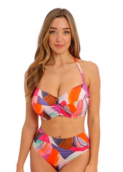Model in Aguada Beach Full Cup Bikini Top Sunrise Voorzijde