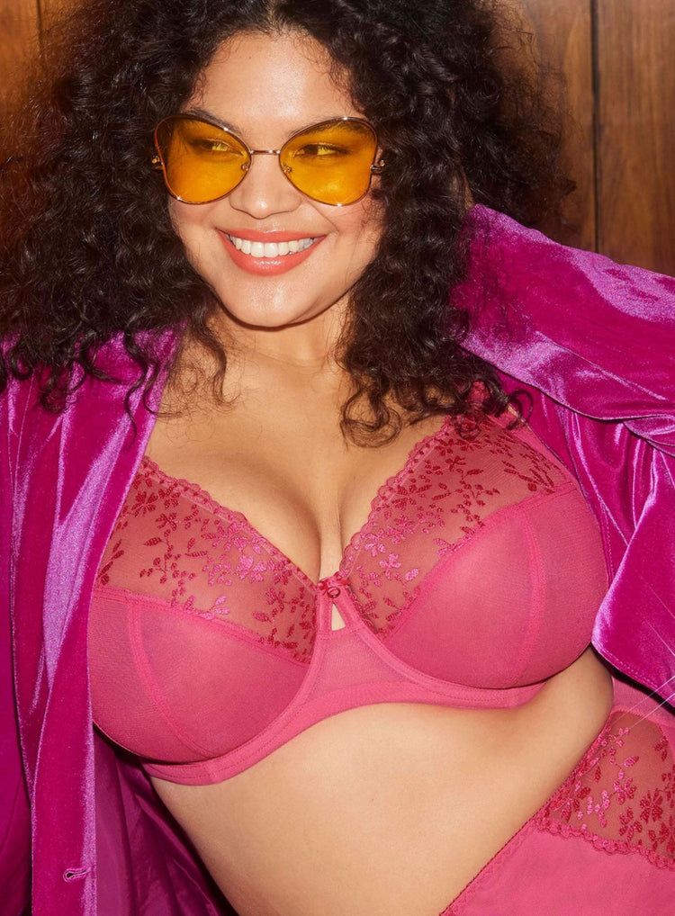 Model in Zarla Full Cup BH Love Potion lifestyle