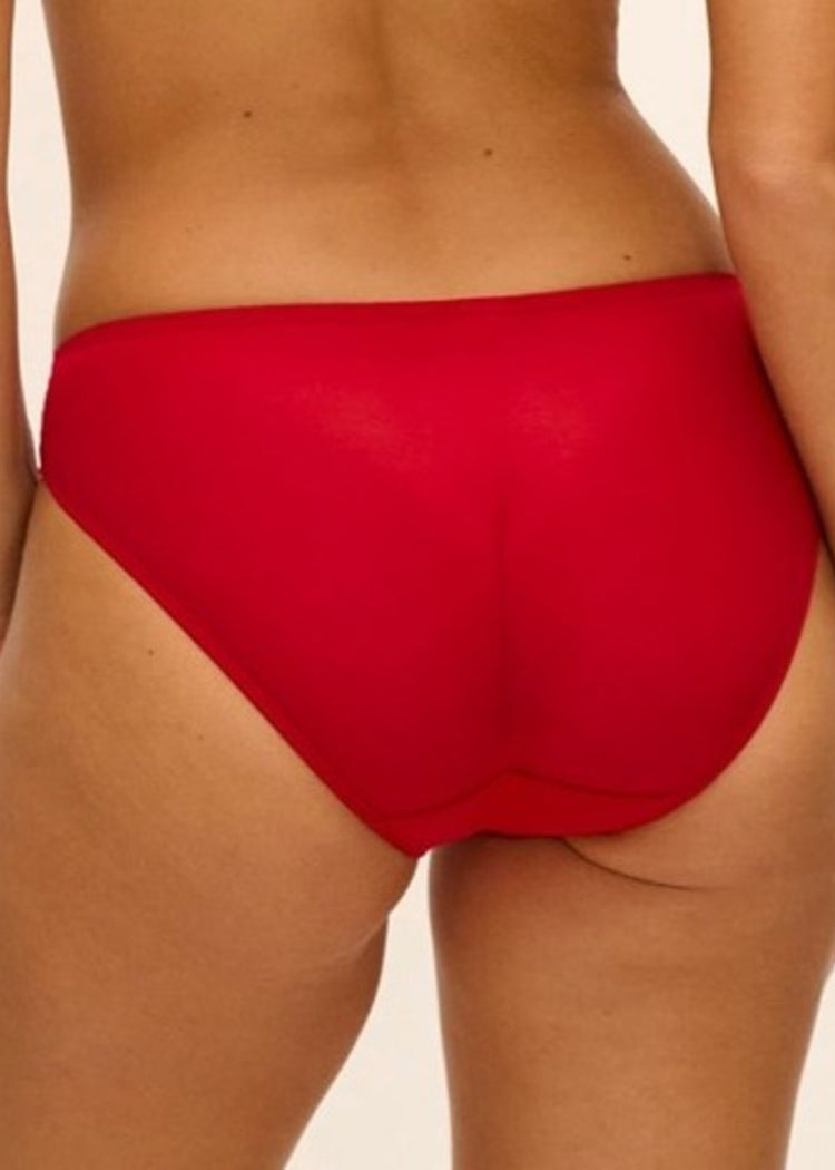 Model in Embrace Lace Grandalia Red/rose Gold Achterzijde