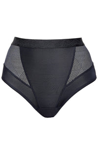 Model in Laurel High Waist Broekje Zwart packshot