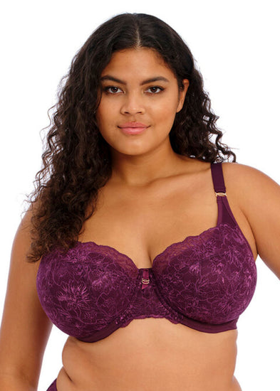 Model in Brianna Uw Padded Half Cup BH Blackberry Voorzijde