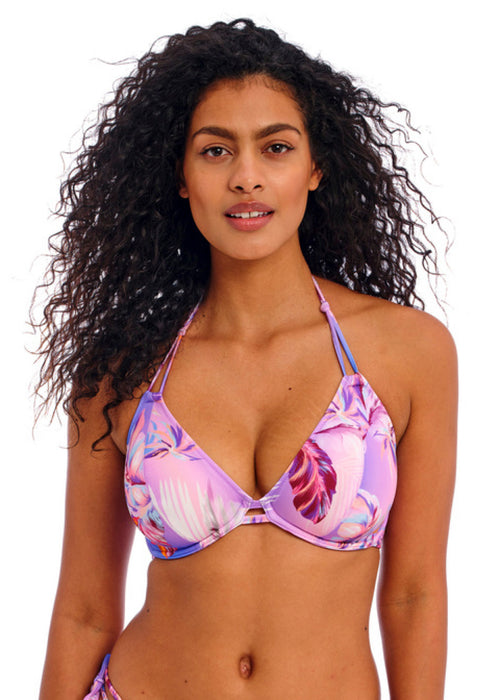 Model in Miami Sunset Halter Bikini Top Cassis Voorzijde