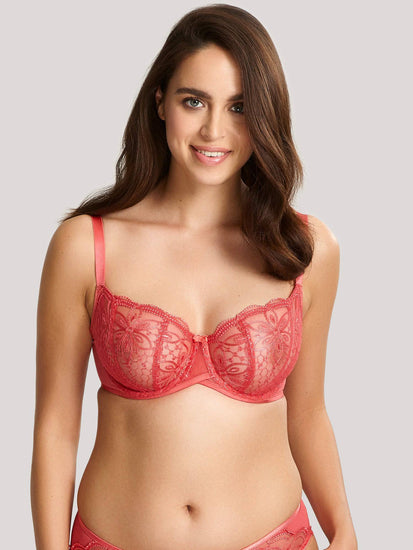 Model in Panache Alexandra Balconette BH Coral voorzijde