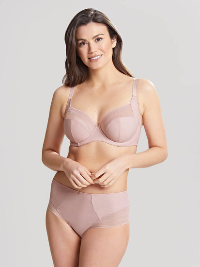 Model In Panache Serene Set Vintage Voorzijde