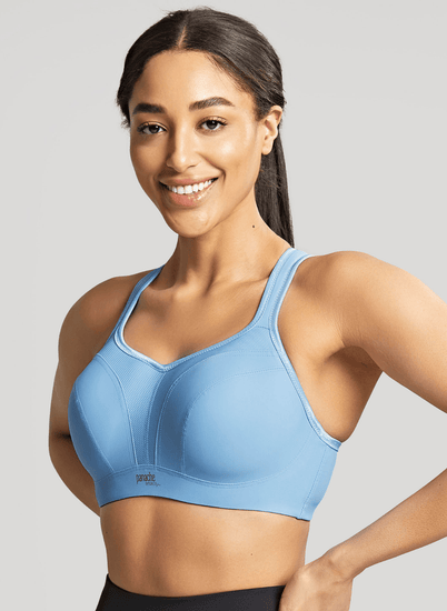 Model in Sport BH Skye Blue Voorzijde
