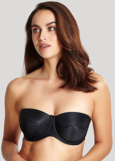 Model in Panache Evie Strapless BH Zwart