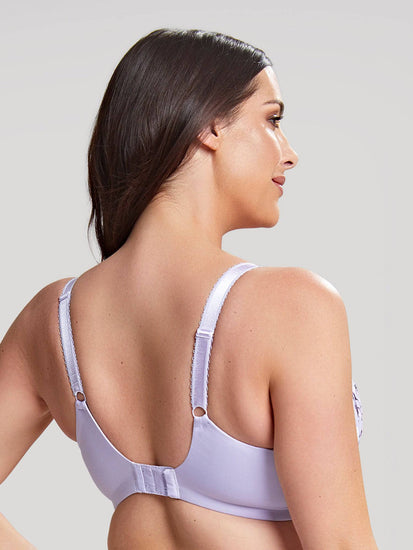 Model In Sculptresse Chi Chi Balconette Spring Lilac Achterzijde