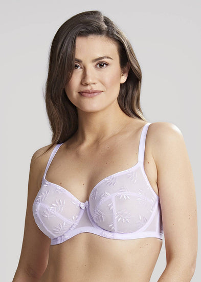 Model in Panache Tango Balconette Bh Lilac Voorzijde