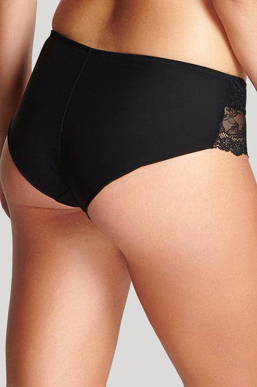 Model in Panache Ana Broekje Zwart achterzijde