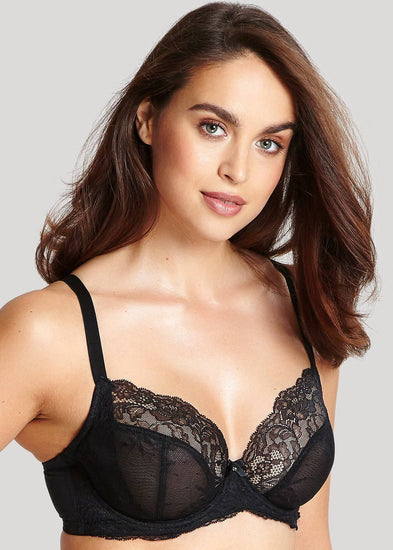 Model in Panache Ana Plunge BH Zwart voorzijde