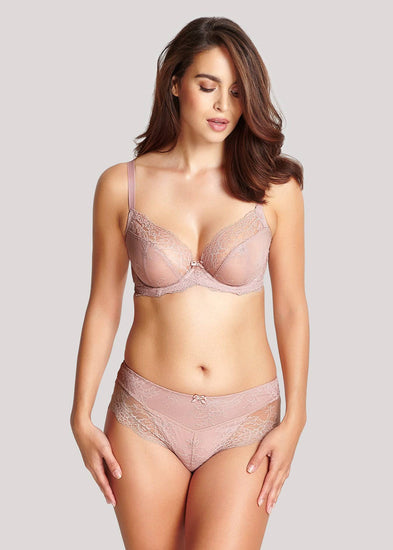 Model in Panache Ana Vintage setje voorzijde