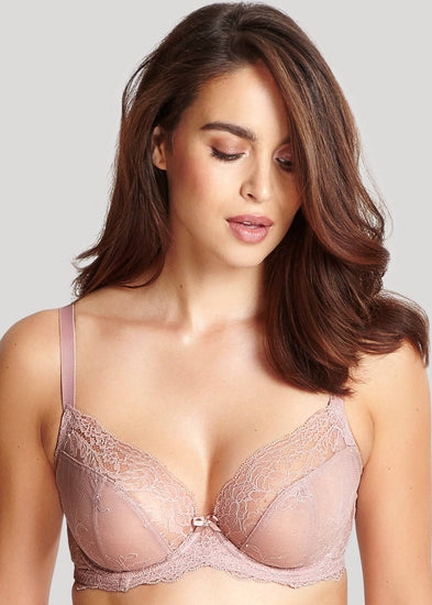 Model in Panache Ana Plunge BH Vintage voorzijde