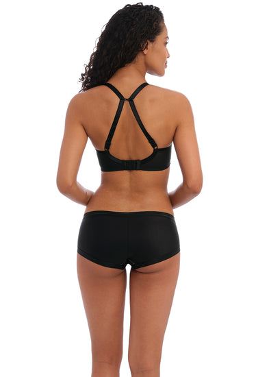 Model In Freya Tailored Set Zwart