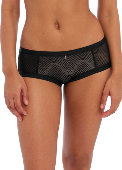 Model In Freya Tailored Short Zwart 
