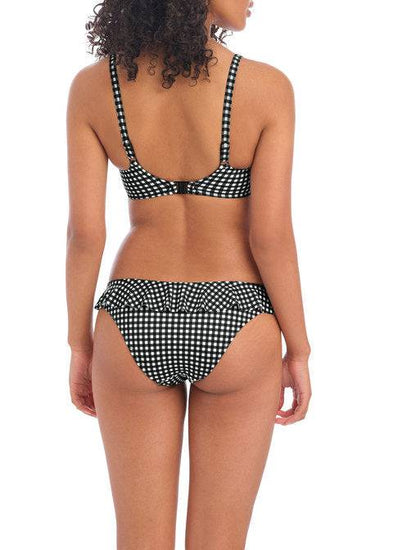 Model in Check In Sweetheart Bikini Set Monochroom Achterzijde