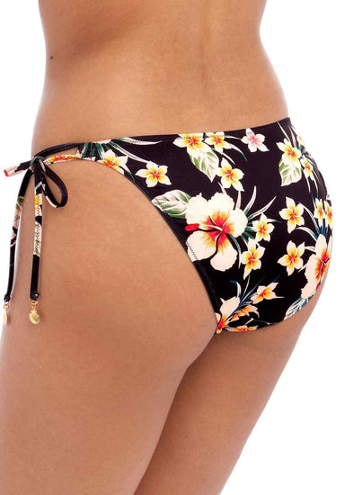 Model in Havana Sunrise Tie Side Bikini Broekje Multi Achterzijde