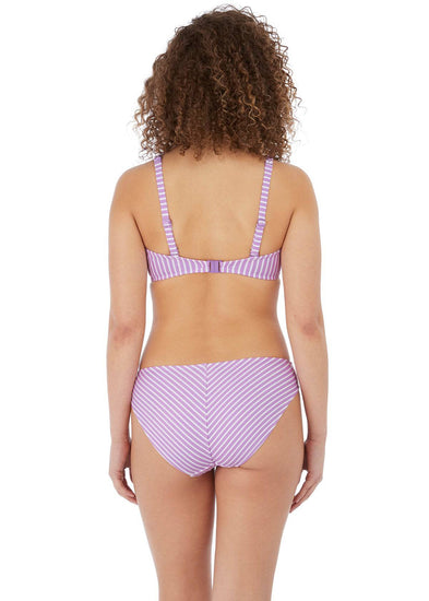 Model in Freya Beach Hut Bikini Cassis achterzijde