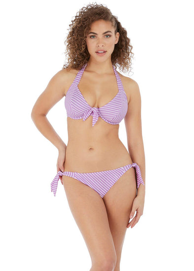 Model in Freya Beach Hut Bikini Cassis voorzijde