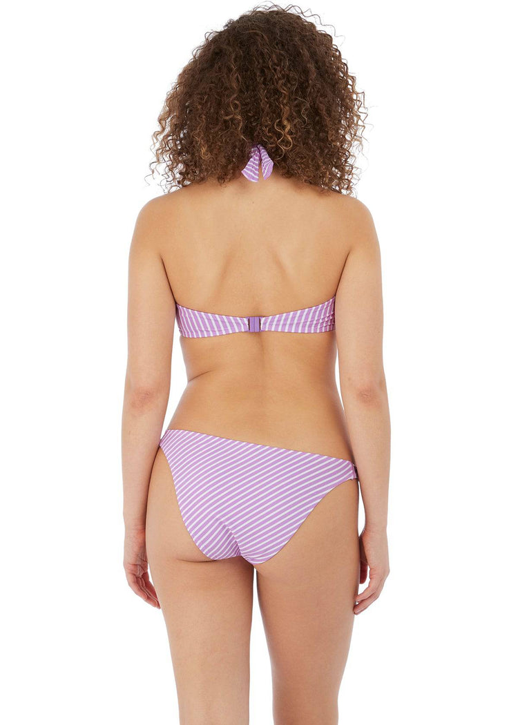 Model in Freya Beach Hut Bikini Cassis achterzijde