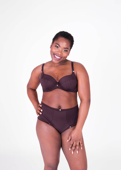 Model in Ewa Michalak Kastanje set
