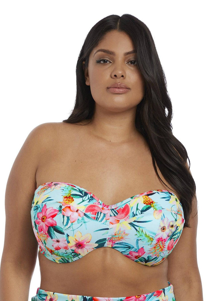 Model in Elomi Aloha Aqua Bandeau Bikini Top Licht Blauw