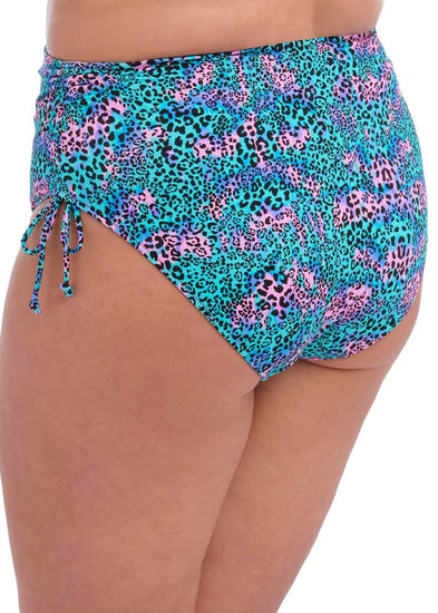 Model In Elomi Electric Savannah Verstelbaar Bikini Broekje Leopard Achterzijde