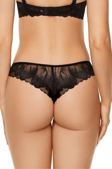 Model in Gorteks Moon String Zwart achterzijde