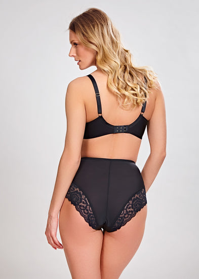 Rug van model in Model in Panache Quinn Zwart Setje