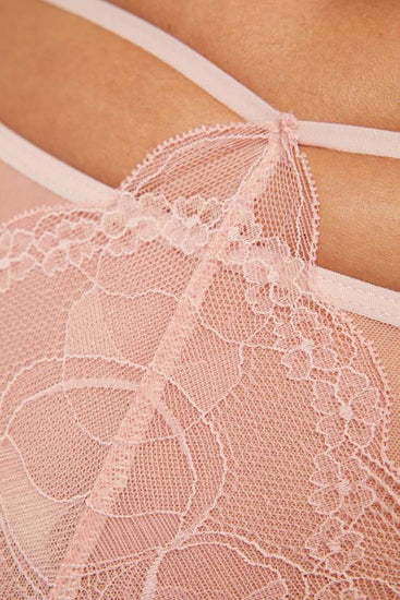 Detail model in Gorteks Charlize Roze setje voorzijde