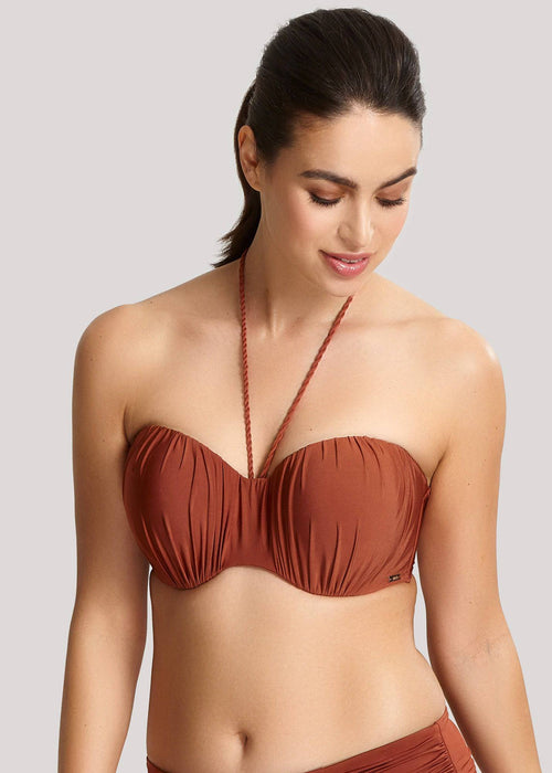 Model in Panache Marina Bikini Ginger met open overhemd