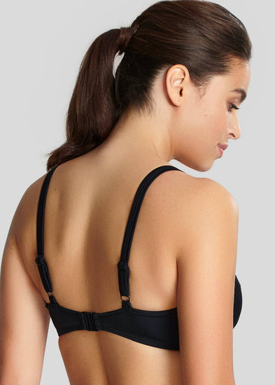 Model In Panache Anya Balconette Bikini Top Zwart Achterzijde