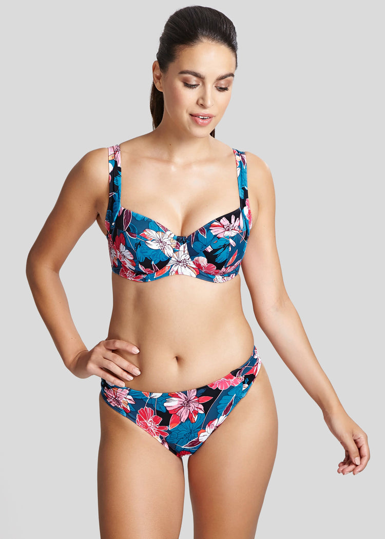 Model In Panache Anya Riva Bloemenprint Bikini Set Blauw Voorzijde