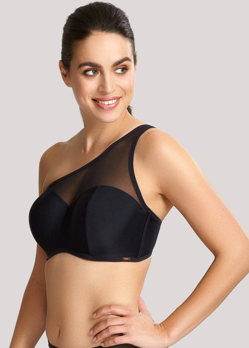 Model in Panache Onyx One Shoulder Voorgevormde Bikini Top Zwart voorzijde