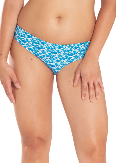 Model in Curvy Kate Bikinibroekje Riptide