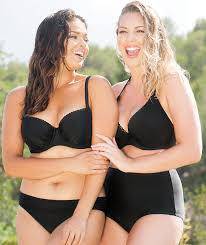 Modellen in curvy kate jetty bikini zwart