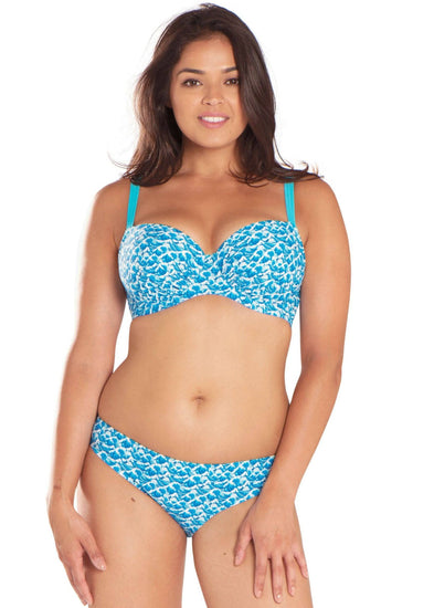 Model in Curvy Kate Bikini Riptide
