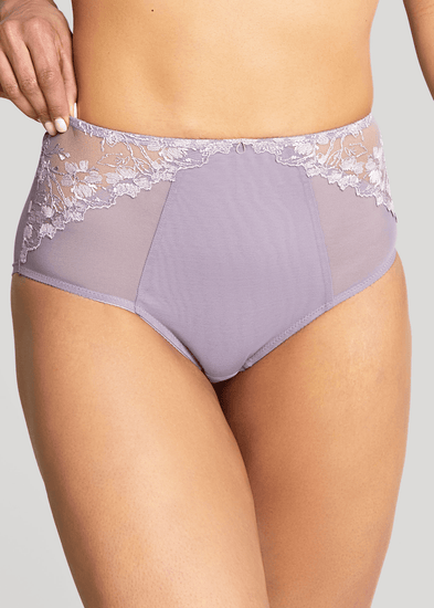 Model in Emilia High Waisted Broekje Lilac Voorzijde