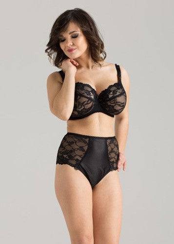 Model in Ewa Michalak Signature High Waisted Broekje Zwart
