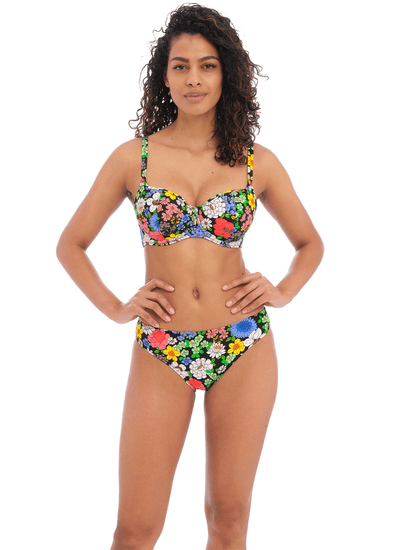 Model in Floral Haze Bikini Broekje Multi Voorzijde