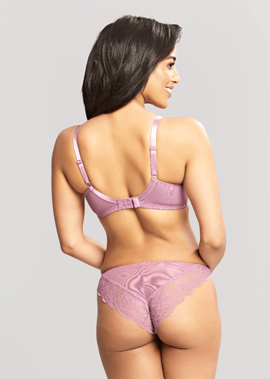 Model in Imogen Brazilian Broekje Mauve Pink Achterzijde