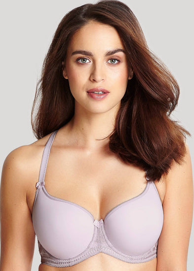 Model in Panache Cari Spacer T-Shirt BH Lavender Haze voorzijde